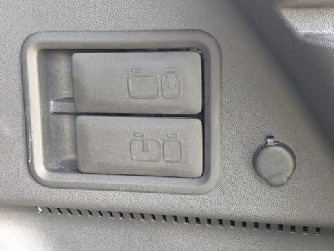 Used 2024 Chevrolet Equinox LT FWD image 15