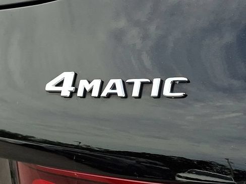 Used 2020 Mercedes-Benz GLC 300 4MATIC image 10