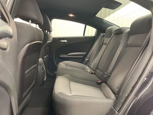 Used 2019 Dodge Charger SXT RWD image 15