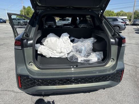 New 2026 Volkswagen Tiguan SE R-Line FWD image 42