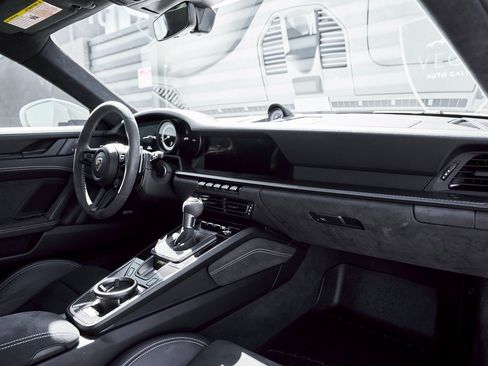 Used 2022 Porsche 911 GT3 image 36