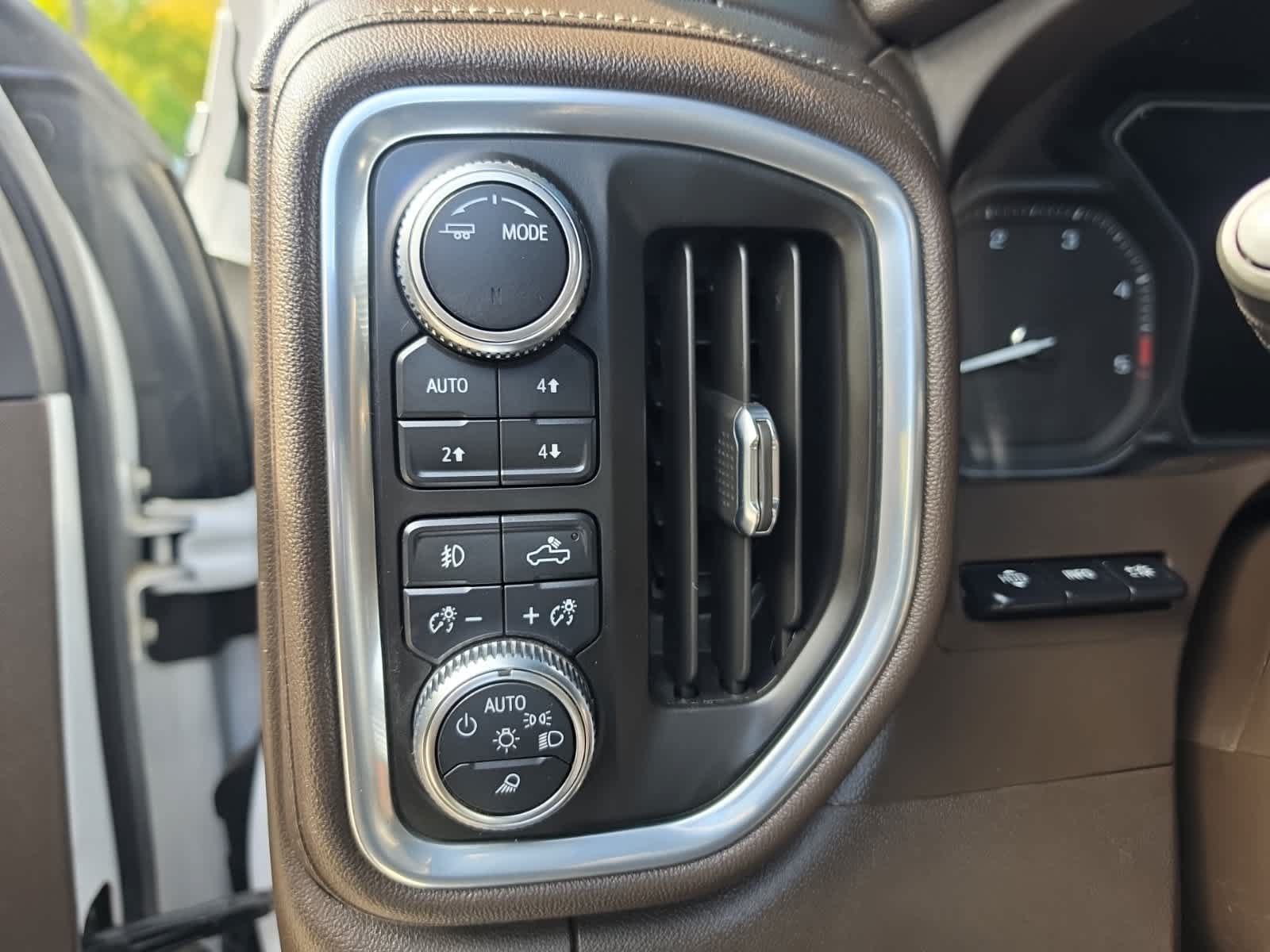 Used 2022 GMC Sierra 2500 Denali w/ Denali Ultimate Package AWD/4WD image 22
