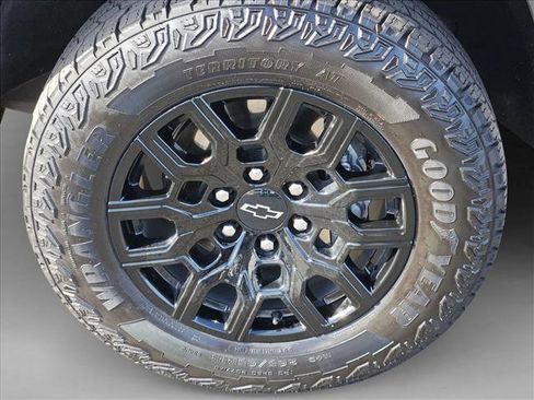 Used 2024 Chevrolet Colorado Trail Boss image 21
