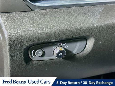 Used 2023 Chevrolet Traverse LT w/ LT Premium Package AWD/4WD image 12