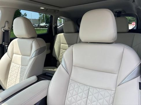Used 2024 Nissan Murano Platinum w/ Cargo Package AWD/4WD image 19