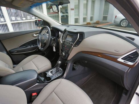 Used 2017 Hyundai Santa Fe Sport image 16