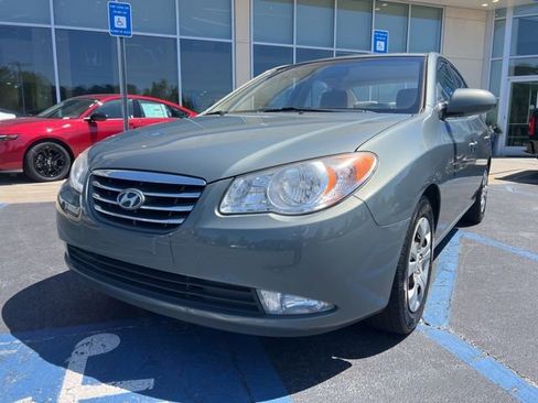 Used 2010 Hyundai Elantra GLS image 2
