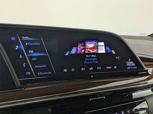 Used 2023 Cadillac Escalade ESV Premium Luxury image 19