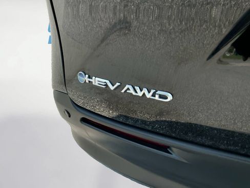 Used 2025 Toyota Sienna XLE w/ XLE Plus Package AWD/4WD image 23