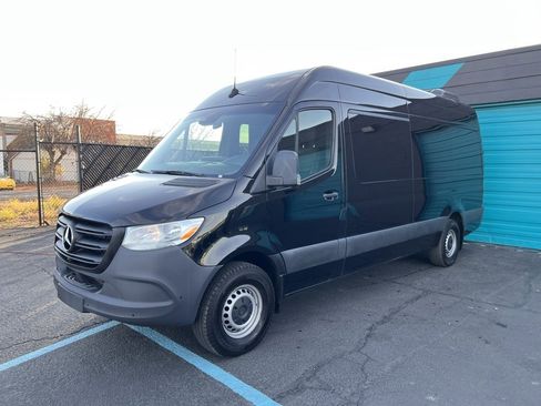 Used 2024 Mercedes-Benz Sprinter 2500 image 5
