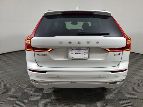 Used 2023 Volvo XC60 B5 Plus w/ Climate Package AWD/4WD image 5