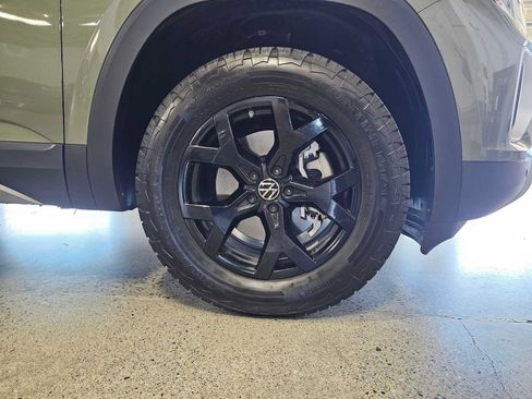 Used 2026 Volkswagen Atlas Peak Edition AWD/4WD image 9