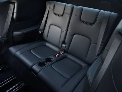 Used 2023 Tesla Model Y Long Range image 14