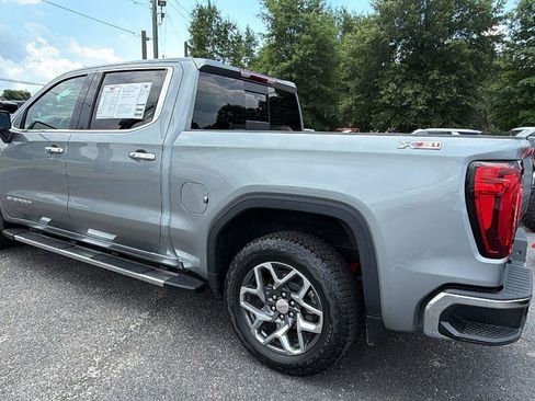 Used 2023 GMC Sierra 1500 SLT w/ SLT Premium Plus Package AWD/4WD image 7