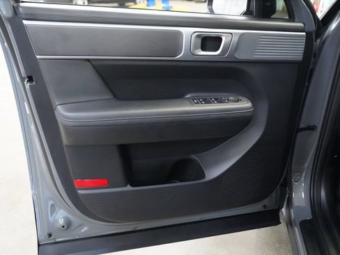 Used 2025 Hyundai Santa Fe SEL FWD image 15