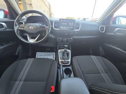 Used 2023 Hyundai Venue FWD image 21