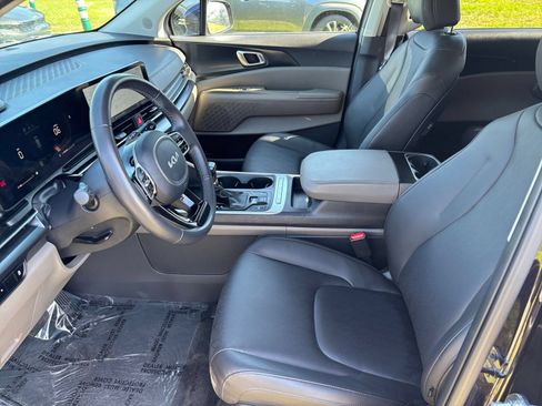 Used 2026 Kia Carnival FWD image 29