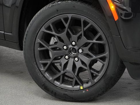 New 2025 Jeep Grand Cherokee L Summit image 4