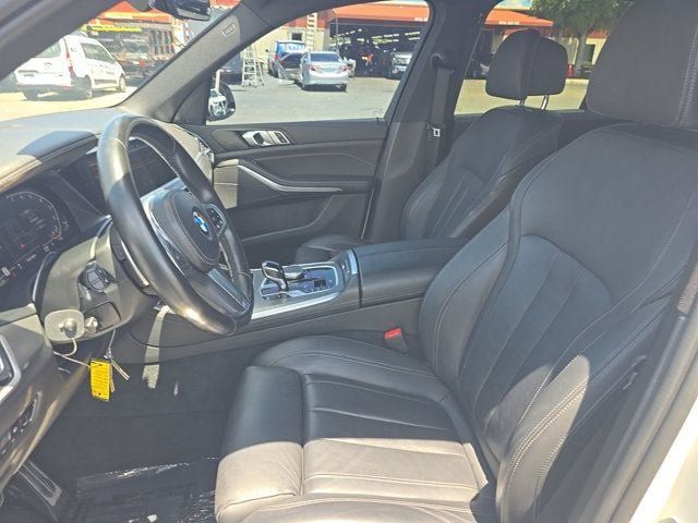 Used 2022 BMW X5 xDrive40i w/ M Sport Package AWD/4WD image 3