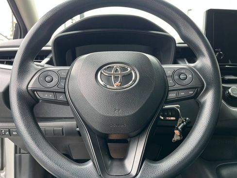 Used 2025 Toyota Corolla LE FWD image 23