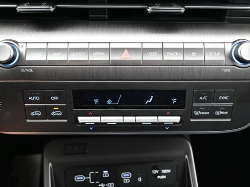 Used 2024 Hyundai Kona Limited FWD image 25