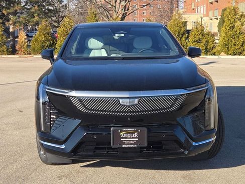 New 2026 Cadillac Optiq Luxury 1 image 3