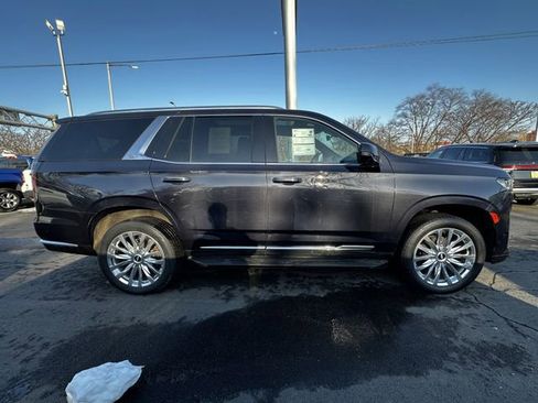 Used 2022 Cadillac Escalade Premium Luxury image 4