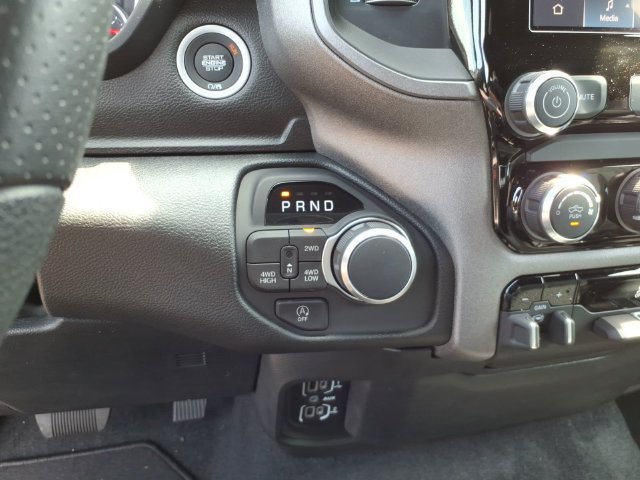 New 2026 RAM 1500 Express AWD/4WD image 10