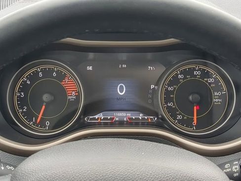 Used 2017 Jeep Cherokee Limited image 33