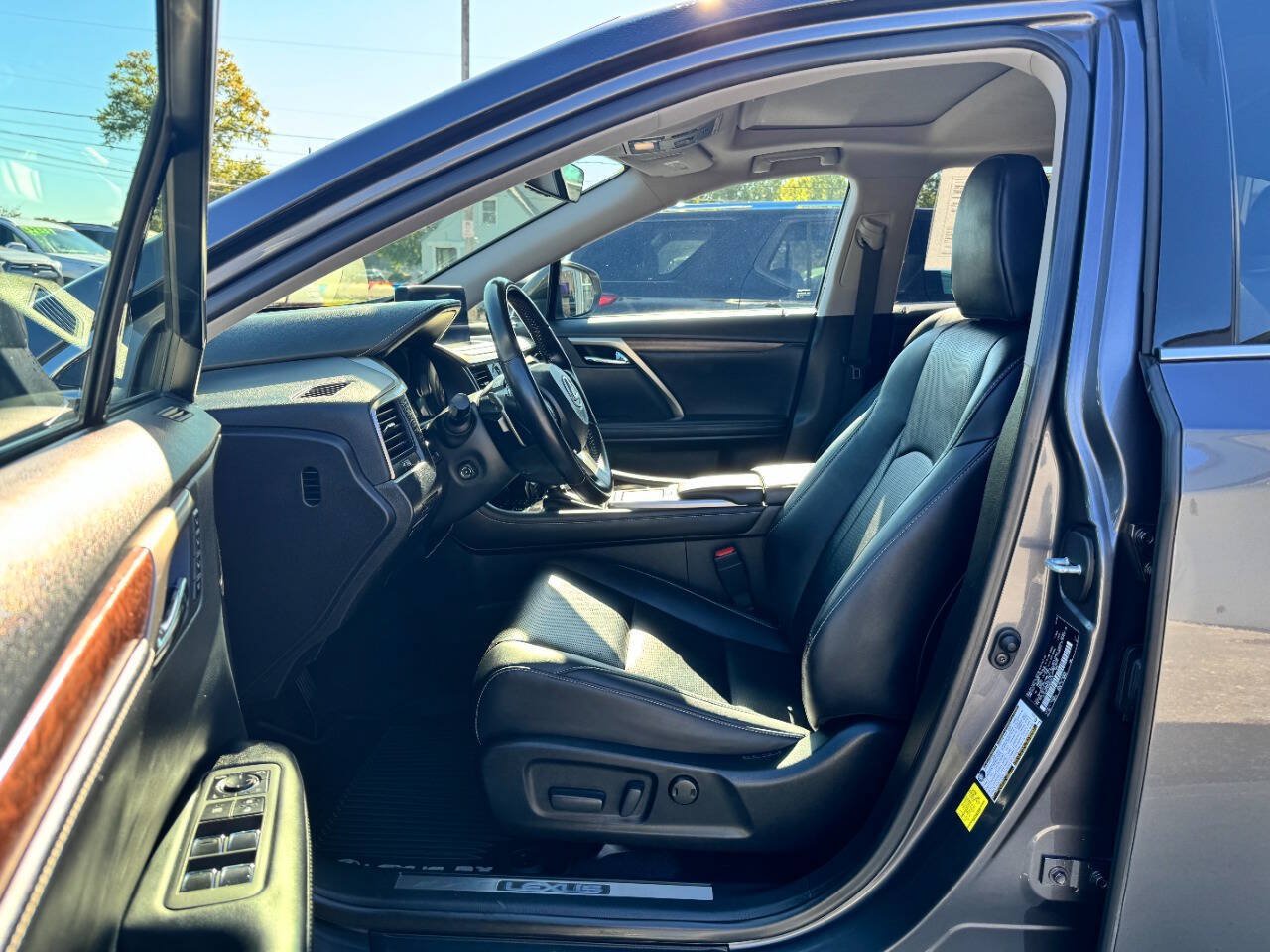 Used 2022 Lexus RX 350L Premium w/ Premium Package AWD/4WD image 27