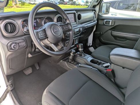 Used 2022 Jeep Wrangler Sport AWD/4WD image 11