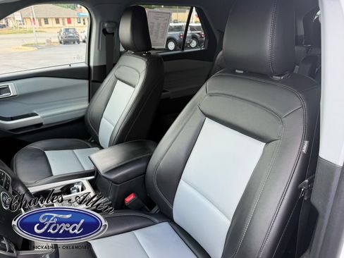 Used 2023 Ford Explorer XLT w/ Equipment Group 202A AWD/4WD image 9