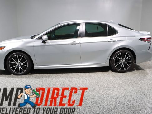 Used 2022 Toyota Camry SE FWD image 10