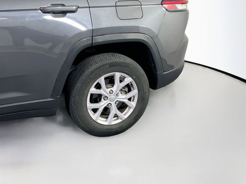 Used 2022 Jeep Grand Cherokee Limited image 30