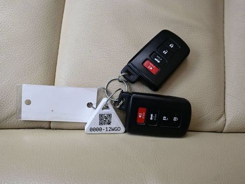 Used 2015 Toyota Avalon XLE Touring FWD image 27
