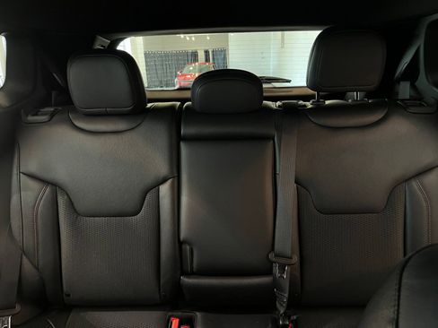 Used 2025 Jeep Compass Trailhawk image 38