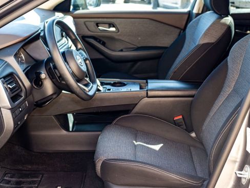 Used 2023 Nissan Rogue SV image 24