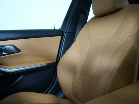 Used 2025 BMW M340i w/ Premium Package image 25