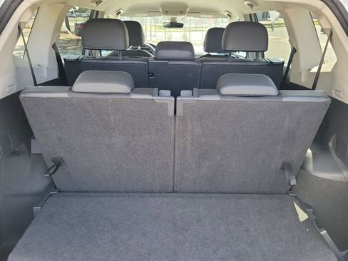 Used 2024 Volkswagen Tiguan SE image 8