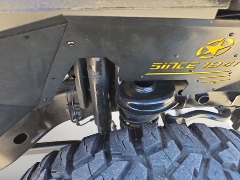 Used 2015 Jeep Wrangler Unlimited Sahara w/ Max Tow Package AWD/4WD image 35