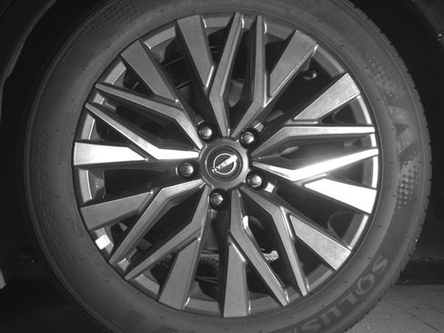 Used 2025 Nissan Altima 2.5 SV image 14