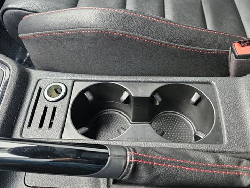 Used 2020 Volkswagen GTI S image 11