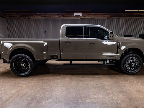 Used 2026 Ford F350 King Ranch w/ Chrome Package image 11