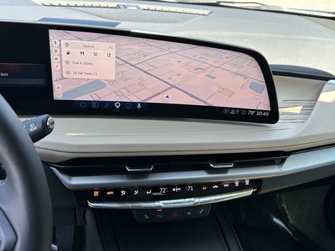 Used 2025 Cadillac XT4 Premium Luxury w/ Cold Weather Package FWD image 26