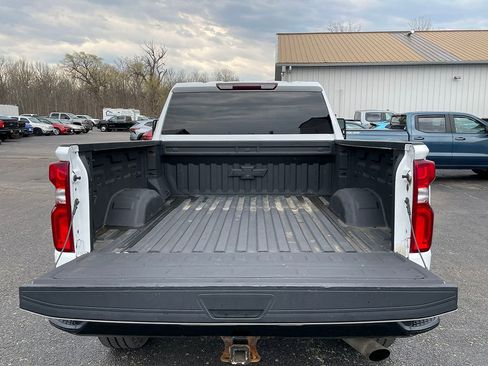 Used 2020 Chevrolet Silverado 2500 Custom w/ Custom Value Package image 5