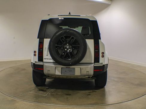Used 2025 Land Rover Defender 110 S AWD/4WD image 5