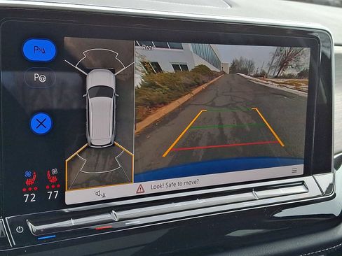 Used 2025 Volkswagen Atlas SEL Premium R-Line image 16