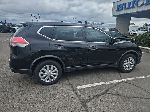 Used 2016 Nissan Rogue S image 3