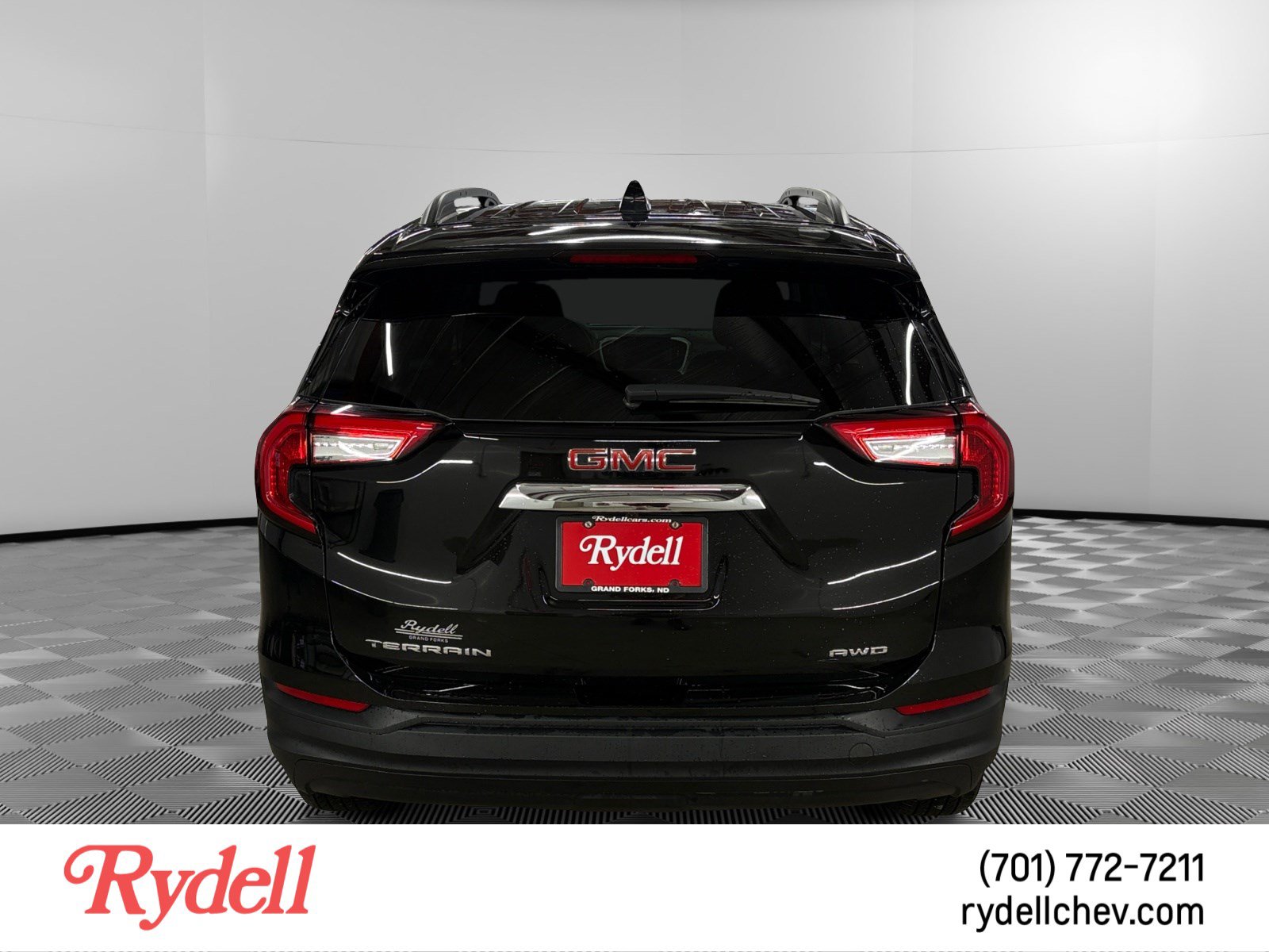 Certified 2022 GMC Terrain SLE w/ Driver Convenience Package AWD/4WD image 4