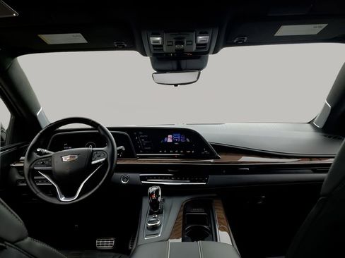 Certified 2023 Cadillac Escalade Sport Platinum w/ LPO, ONYX Package image 24